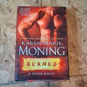 Burned (Red Cover) - A Fever Novel